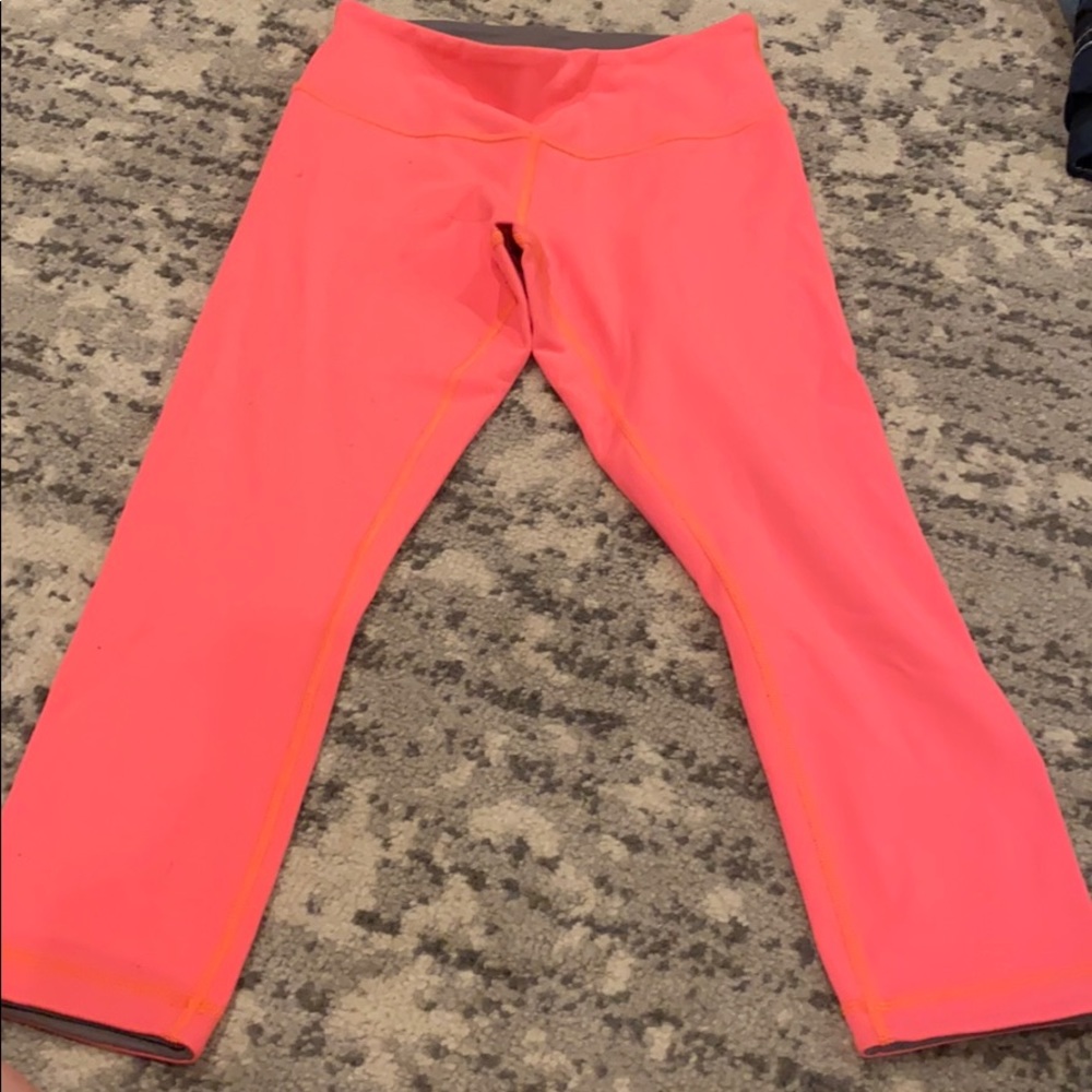 Lululemon reversible capri size 6